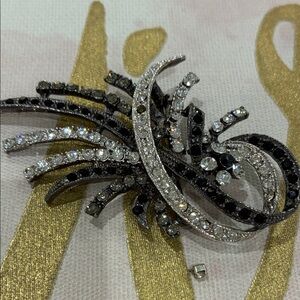 Elegant Black and Silver Crystal Rhinestones Vintage Brooch
